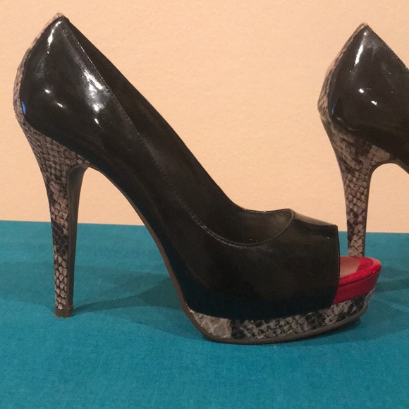 Jessica Simpson 4 inch platform heels - Picture 2 of 5